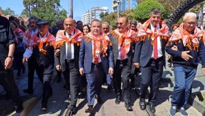 Antalya'da Uluslararası Antalya Yörük Türkmen Festivali yörük göçü ile başladı