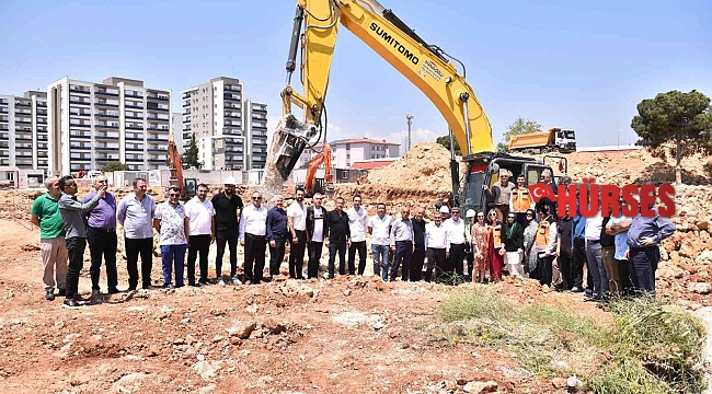 Başkan Tütüncü, Antalya'nın en büyük kütüphanesine ilk kazmayı vurdu