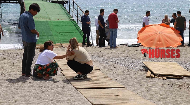 Denize giren Norveç uyruklu turist hayatını kaybetti, yakınları gözyaşlarına boğuldu