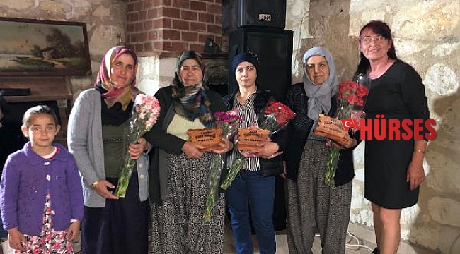 Engelli çocukları olan anneler bir araya geldi