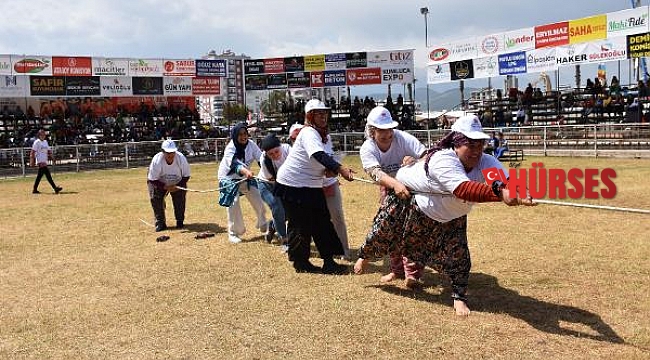 Festivalde kadınlar yarıştı