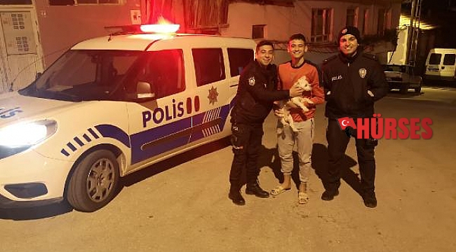 Kayıp yavru köpeği polis buldu