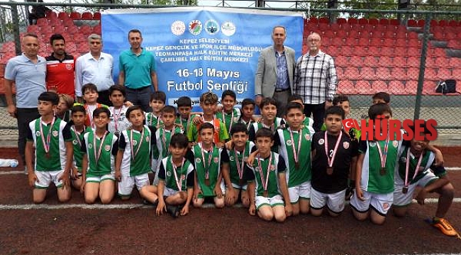 Kepezli çocukların futbollu 19 Mayıs'ı