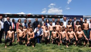 Kumluca Yağlı Pehlivan Güreşleri başladı