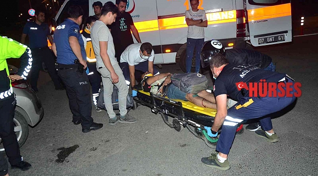 Motosiklet yayaya çarptı: 3 yaralı