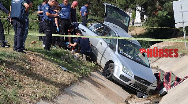 Otomobil direğe çarptı; Derya öğretmen ile kızı öldü, oğlu yaralı