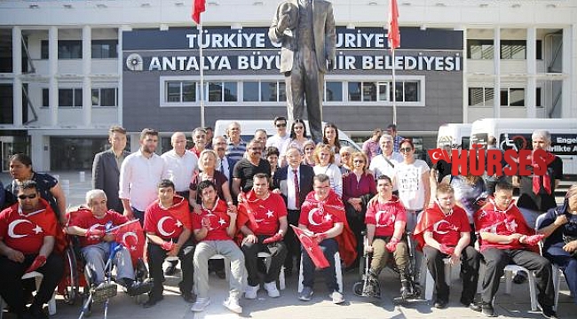 Özel bireylerin askerlik sevinci