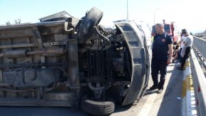 Tur minibüsü devrildi; 9 turist yaralı