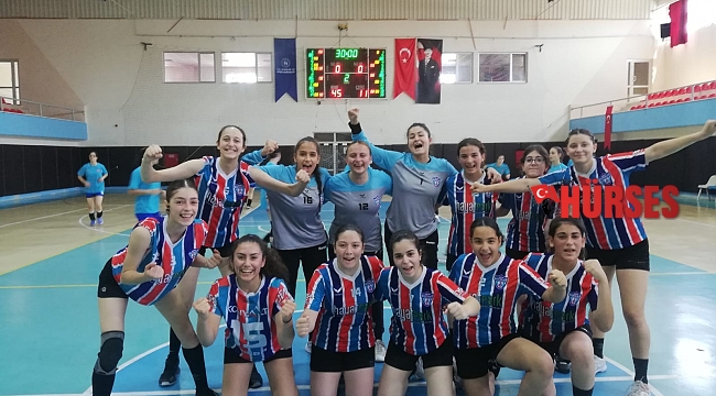 Yıldız Kelebekler çeyrek finalde