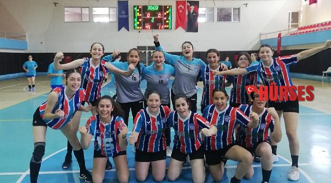 Yıldız Kelebekler çeyrek finalde