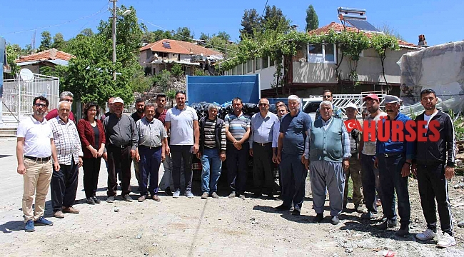 Antalya Büyükşehir Belediyesinden afetzede çiftçiye naylon desteği