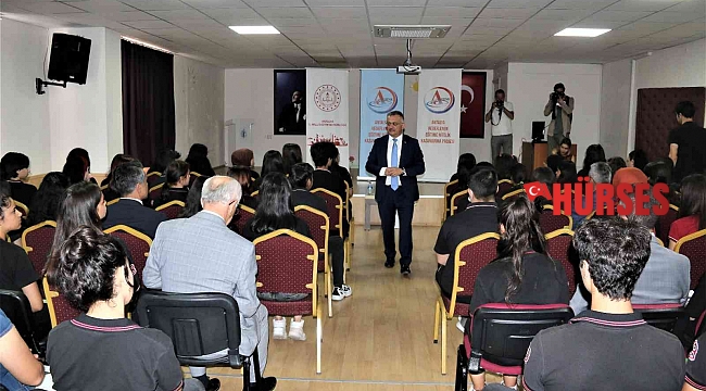 Antalya'da 33 bin öğrenciye kitap hediye edilecek