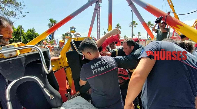 Antalya'da lunaparkta salıncak platformdan çıktı, 3 çocuk yaralandı