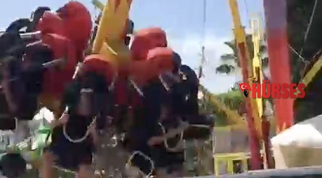 Antalya'da lunaparktaki salıncağın platformdan çıktığı anlar cep telefonu kamerasında