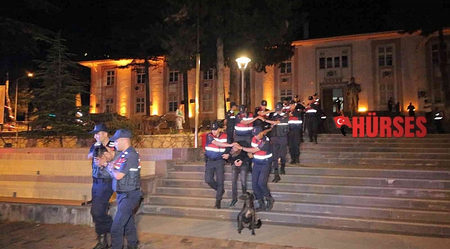 Çelik gergi kayışı hırsızlarına jandarmadan suçüstü