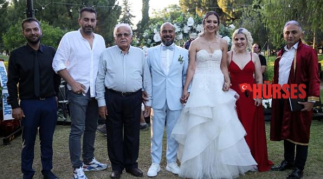 Gazeteci Özel, Antalya'da evlendi