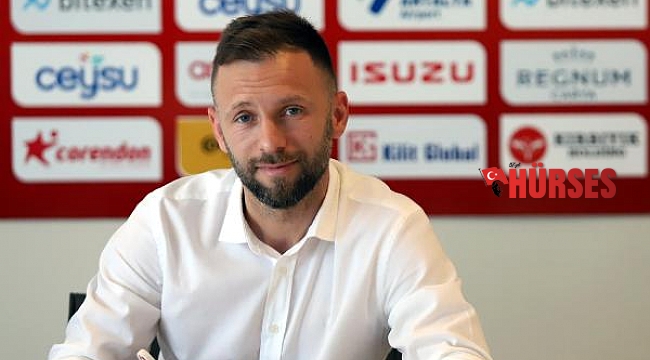 Hakan Özmert 1 yıl daha Antalyaspor'da