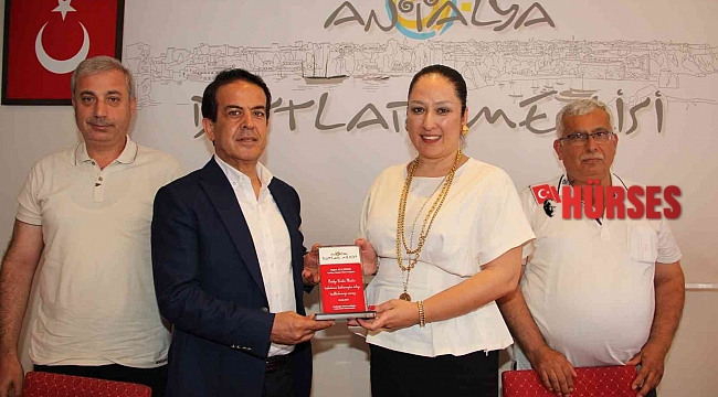"Her 100 dolarlık yaş sebze ihracatının 44 doları Antalya'dan"