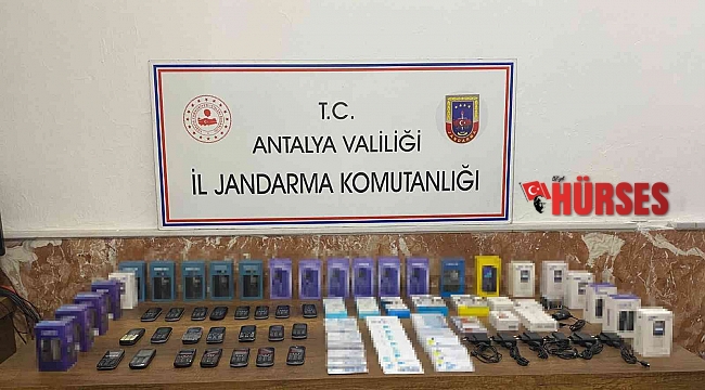 Kemer'de 46 adet kaçak cep telefonu ele geçirildi
