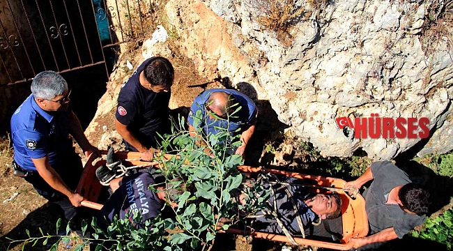 Tuvaletini yaparken falezlerden düştü, polis ve itfaiye alarma geçti