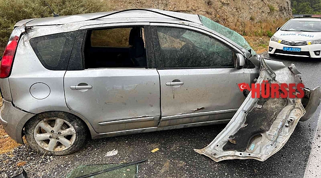 Yağmurdan kayganlaşan yolda üst üste trafik kazaları: 2 yaralı