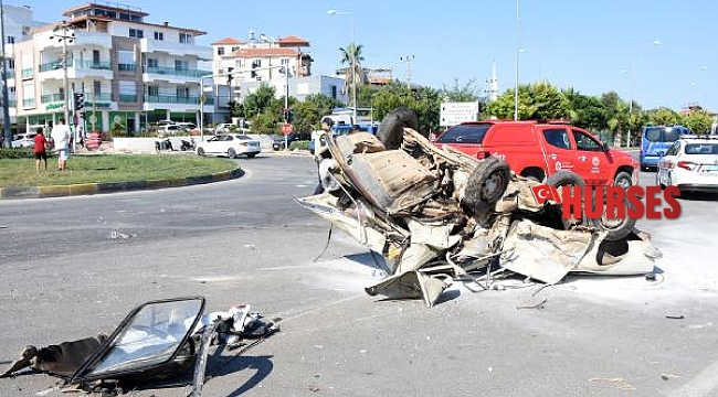 Antalya'da kavşakta kaza: 1 ölü, 3 yaralı