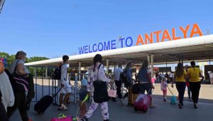 Antalya'yı hava yoluyla ziyaret eden turist sayısı 6 milyonu geçti