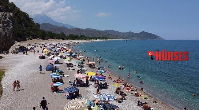 Bayram nüfusu Çıralı'da 30, Olimpos'ta 10 kat arttı
