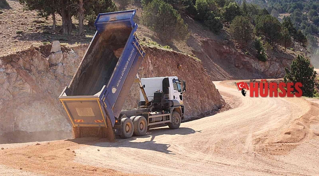 Elmalı Yuva Mahallesi yayla yolunda yenileme çalışmaları tamamlanıyor