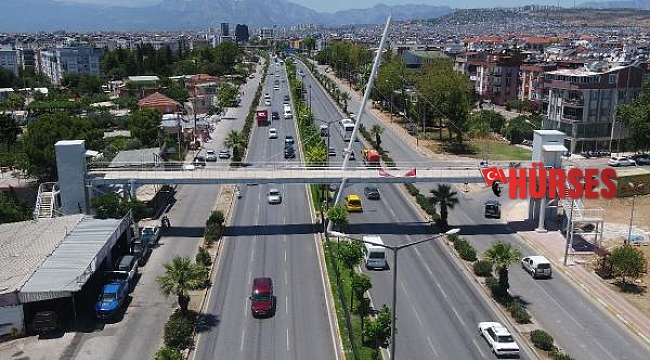 Gazi Bulvarı üzerindeki üstgeçit tamamlandı