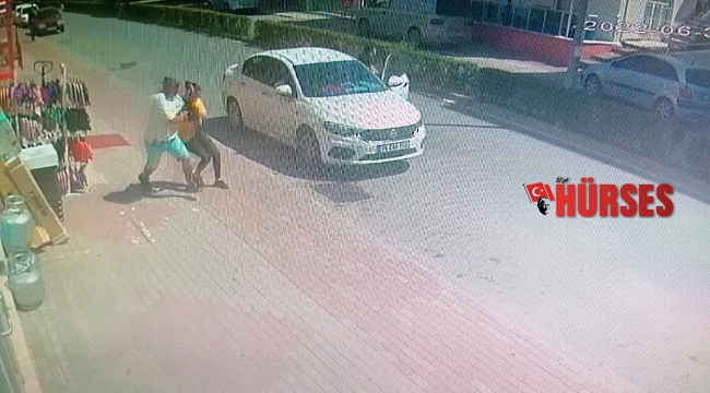 Kaşarları çalıp koşarken engel olmak isteyen mağaza çalışanı kadını sürükledi