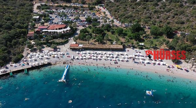 Kaş'ın nüfusu bayram tatiline dörde katlandı