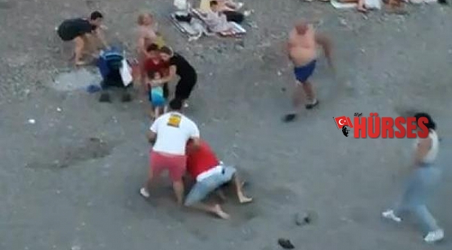 Kavga edenleri ayırmak isterken, kavga etti