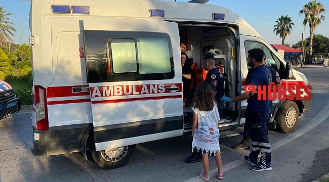 Kaza sonrası korkan çocukları sağlık ekipleri sakinleştirdi