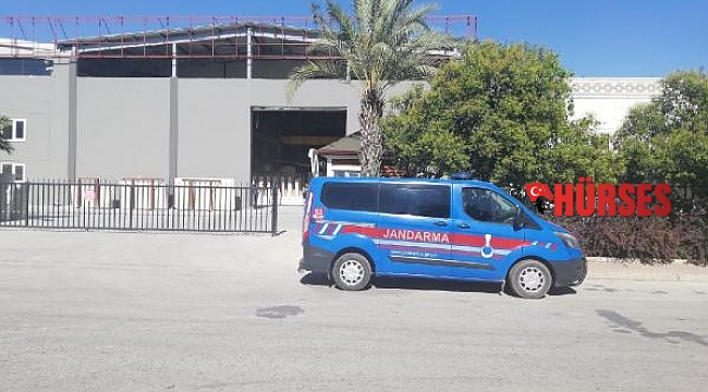 Mermer plakalar arasında sıkışan işçi öldü