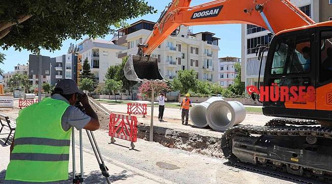 Molla Yusuf Mahallesi'ne yağmur suyu hattı döşeniyor