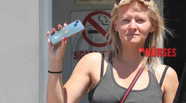 Rus turist takside unuttuğu telefona bir saat içinde ulaştı