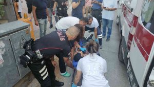 Sokak ortasında göğsünden bıçaklandı, eliyle yarasına tampon yapıp sağlık ekiplerini bekledi