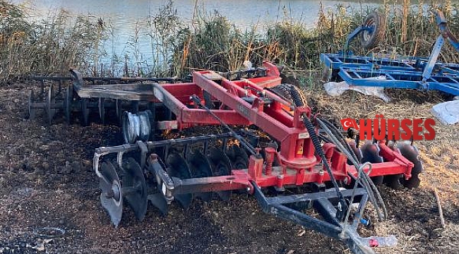 Vinç ve tarım aletleri yangında zarar gördü