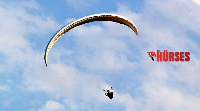 Yamaç paraşütçüleri yarışmaya hazırlanıyor
