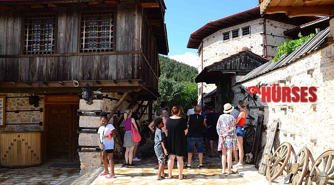 44 yıl biriktirdiği tarihi eserler, evine sığmayınca hayali olan müzeyi kurdu