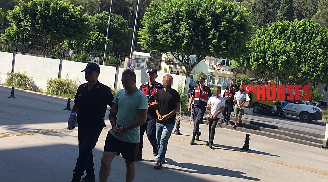 Antalya'da 20 düzensiz göçmen yakalandı