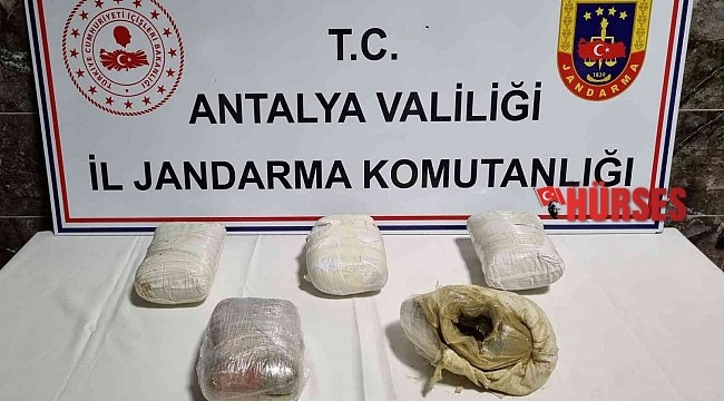 Antalya'da 5 kilogram toz esrar ele geçirildi