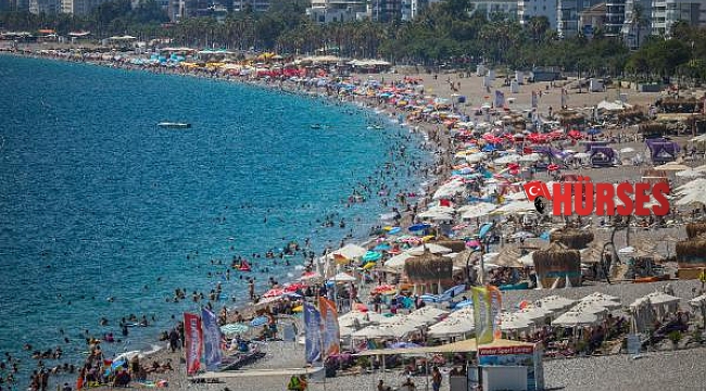 Antalya'da deniz, havadan sıcak