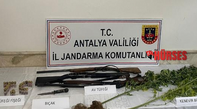 Finike'de eve uyuşturucu baskını