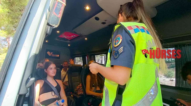 Kaş'ta yolcu taşıyan araçlar denetlendi