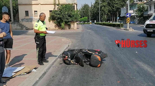 Manavgat'ta yola savrulan elektrikli bisiklet sürücüsüne minibüs çarptı