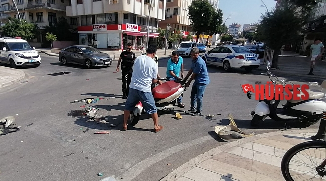 Otomobil ile motosiklet çarpıştı: Baba ve oğlu ölümden döndü