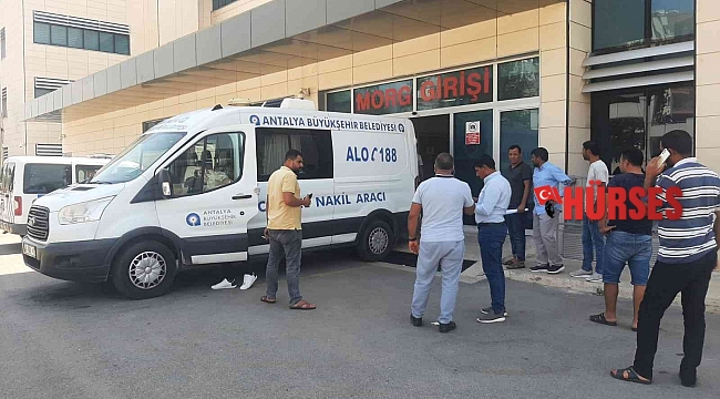 Otomobilin çarptığı Rümeysa hayata tutunamadı
