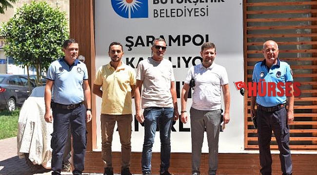 Skuterle giderken düşürdüğü 100 bin liralık altını 1 saatte buldu